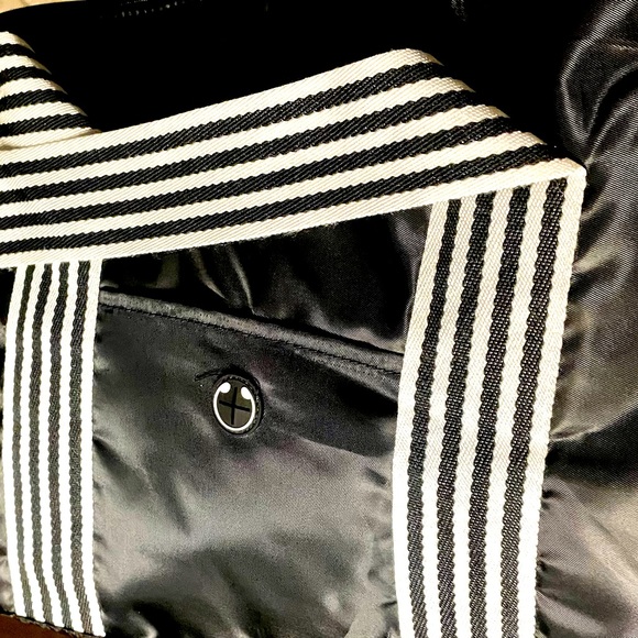 Lightweight waterproof totebag - Picture 3 of 5